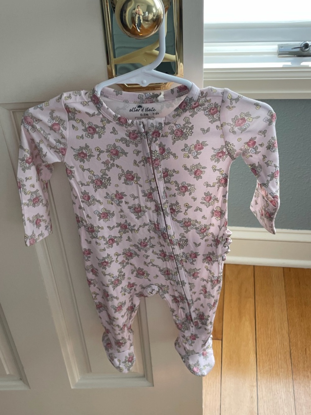 NWT Angel Dear/Altar’d State Kids Rose Floral Ruffle Print Footie Pajama 0-3M